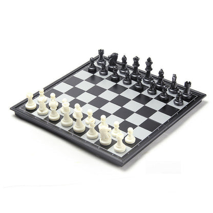 Mágneses sakkjáték összecsukható táblával