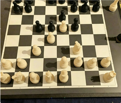 Mágneses sakkjáték összecsukható táblával